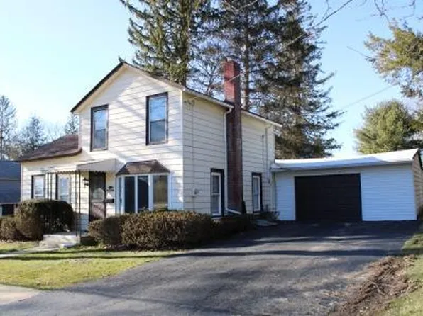 172 3rd St, Pleasantville, PA 16341