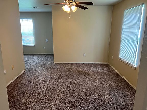 3rd image of 609 Rolling Hills Dr APT D