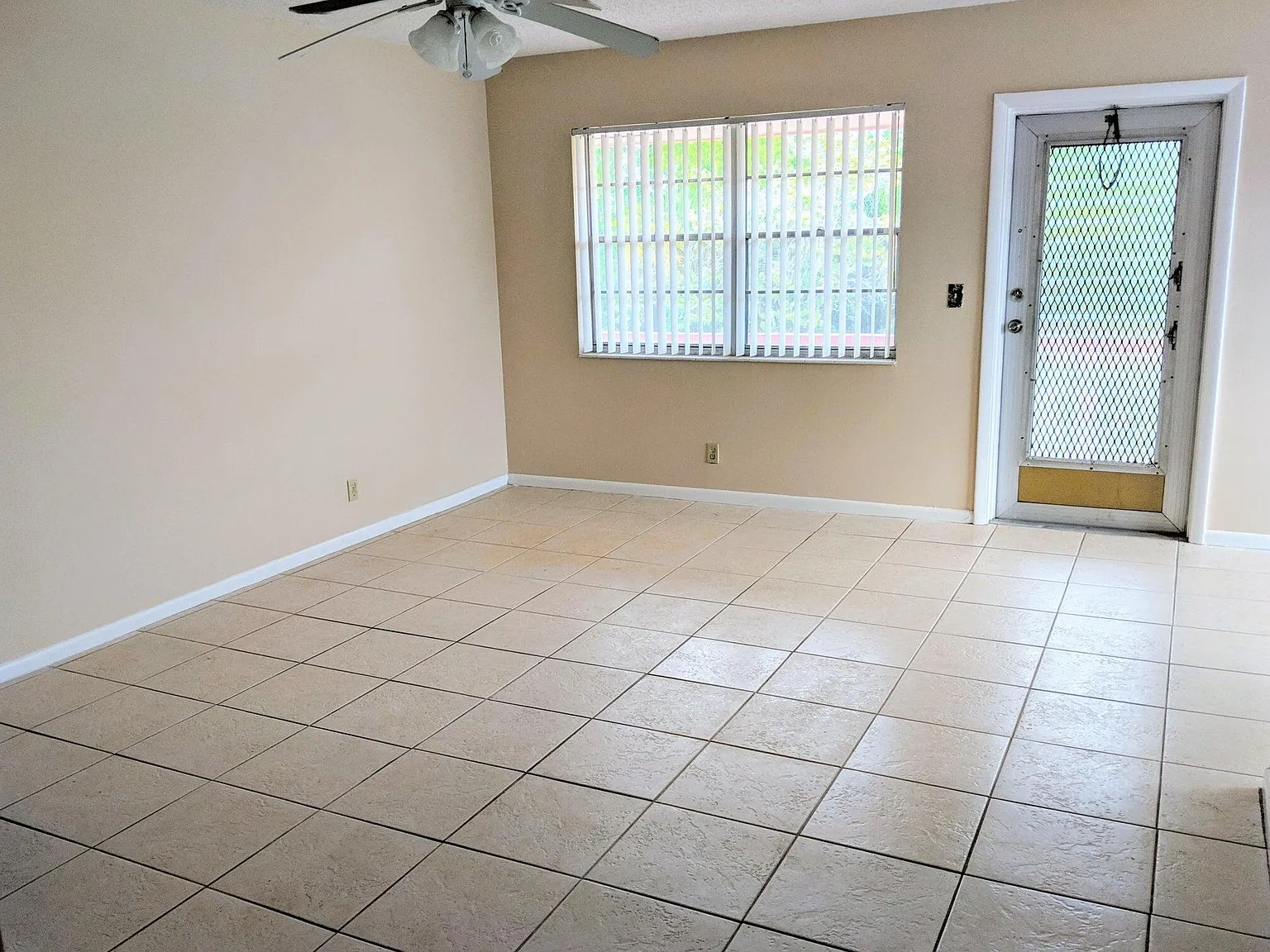 2 bed, 1.5 bath, 819 sqft, $1,550 — Photo 4