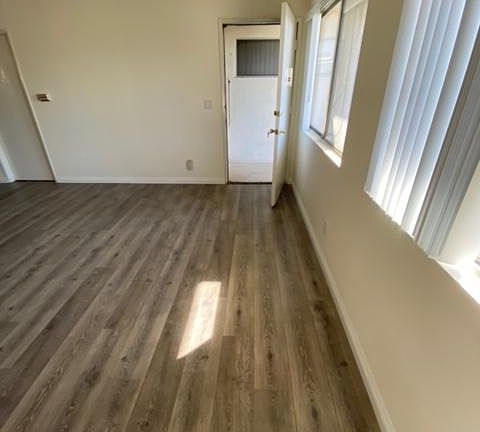 5th image of 908 S Marguerita Ave #14