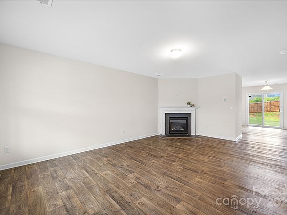 5th image of 1512 Gaston Mountain Dr