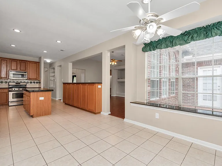 1915 Crescent Oak Dr — Photo 28