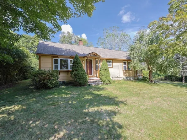 17 Chace Ave, Pepperell, MA 01463