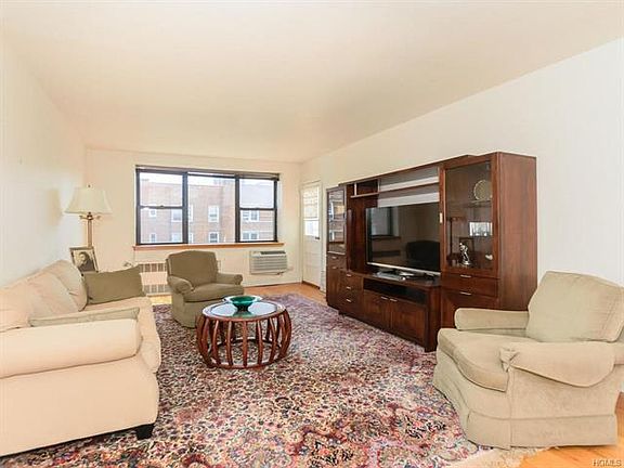 3rd image of 3215 Arlington Ave APT 7G