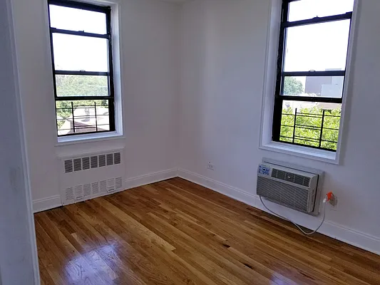 Rented by Barlavi Inc. | media 8