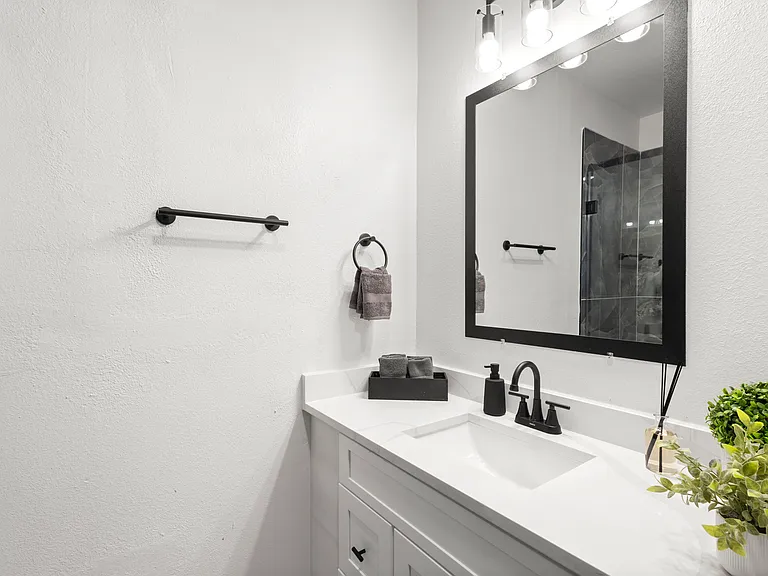 4629 Amherst Ln — Photo 24