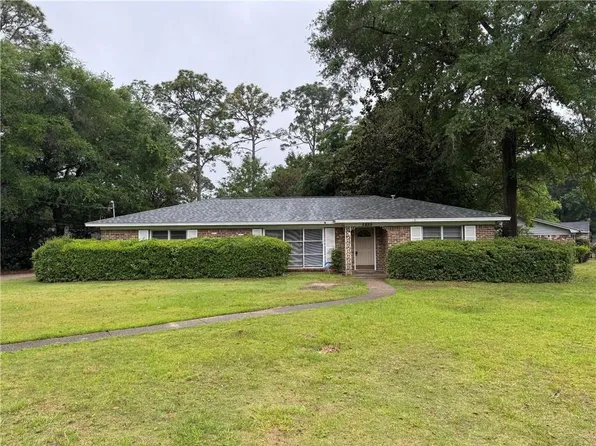 5855 Woodvale Dr, Mobile, AL 36608