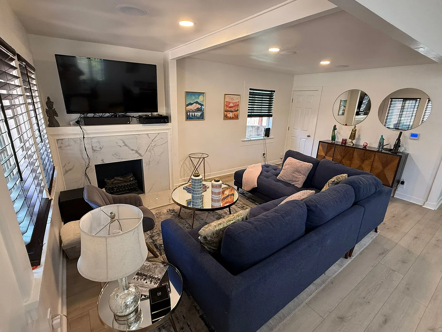 2 bed, 950 sqft, $3,850 — Photo 2