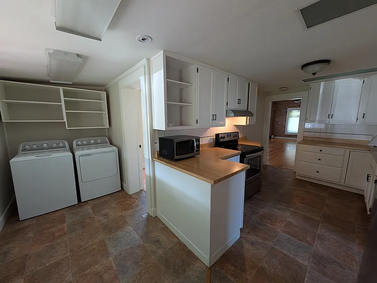227 Park St — Photo 20