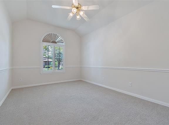 4th image of 442 Black Diamond Ct
