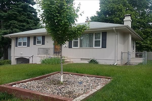 1st image of 8002 Hascall St