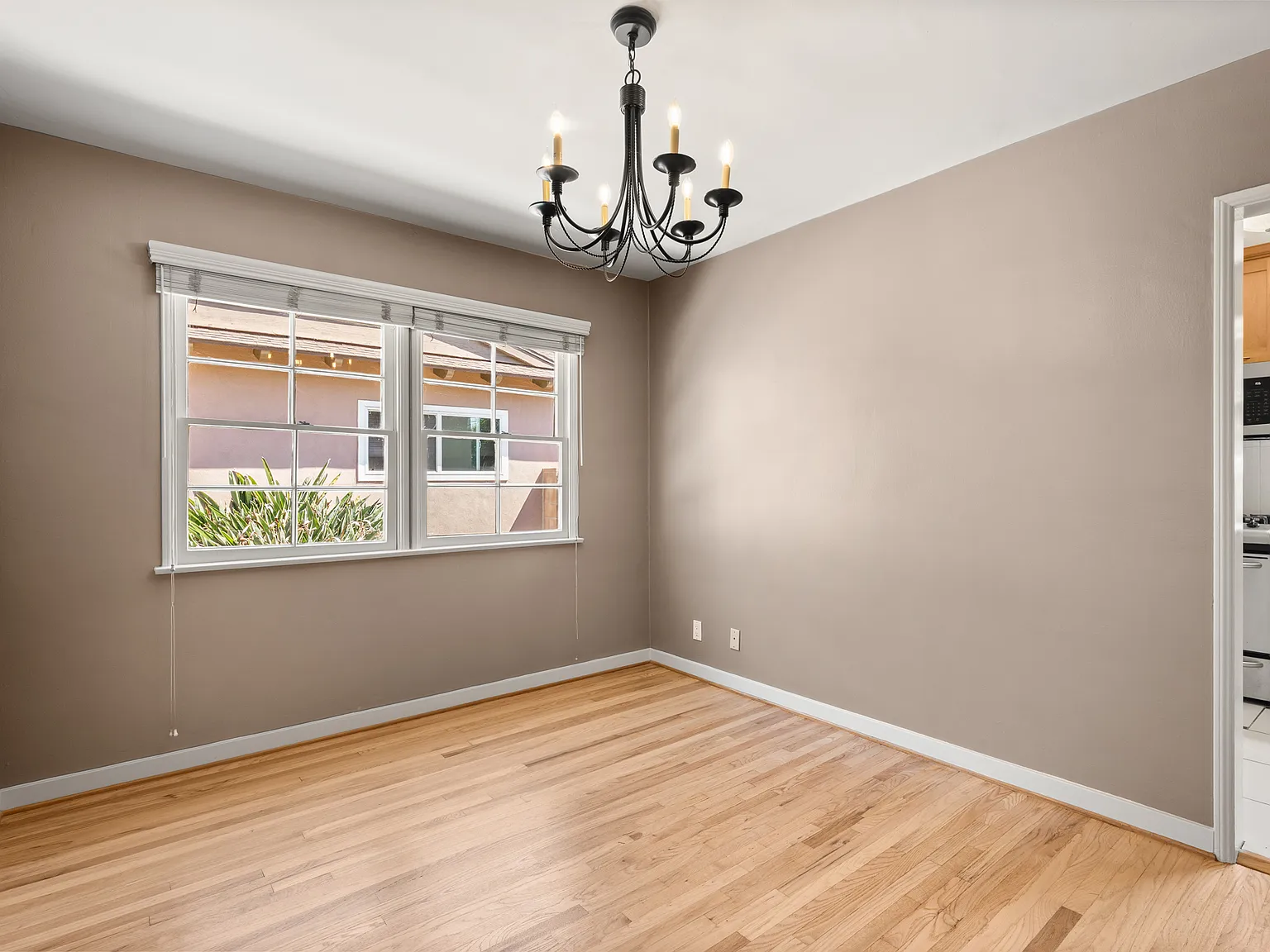6542 W 80th Pl, Westchester, CA, USA — Photo 4