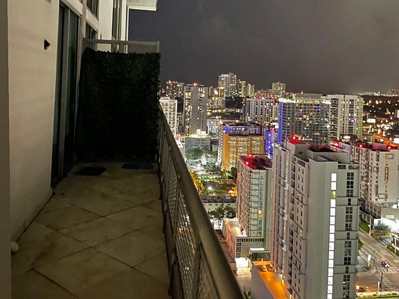 3rd image of 690 SW 1st Ct #Penthouse I22
