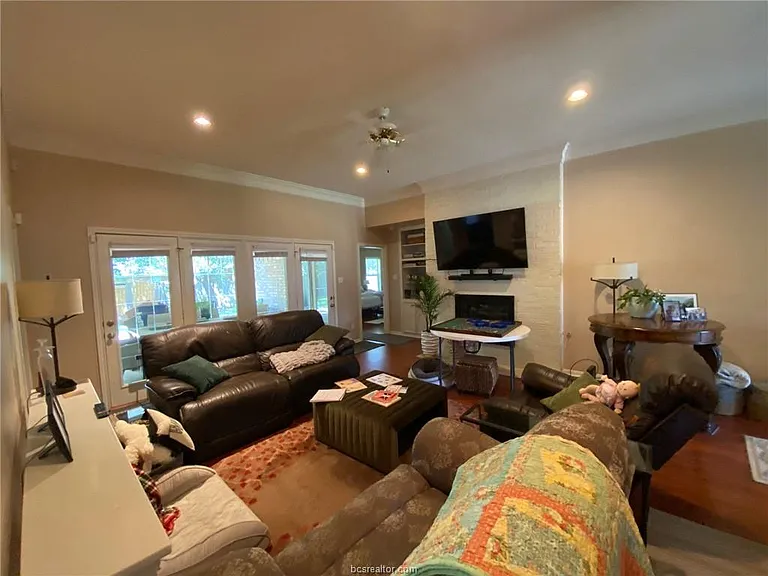 4903 Bay Oaks Ct — Photo 4