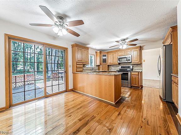 3rd image of 27726 Marquette Blvd