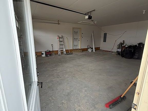 3rd image of 109 Paxton Ave