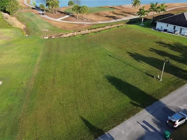 18001 Bluewater Dr #16, Naples, FL 34114