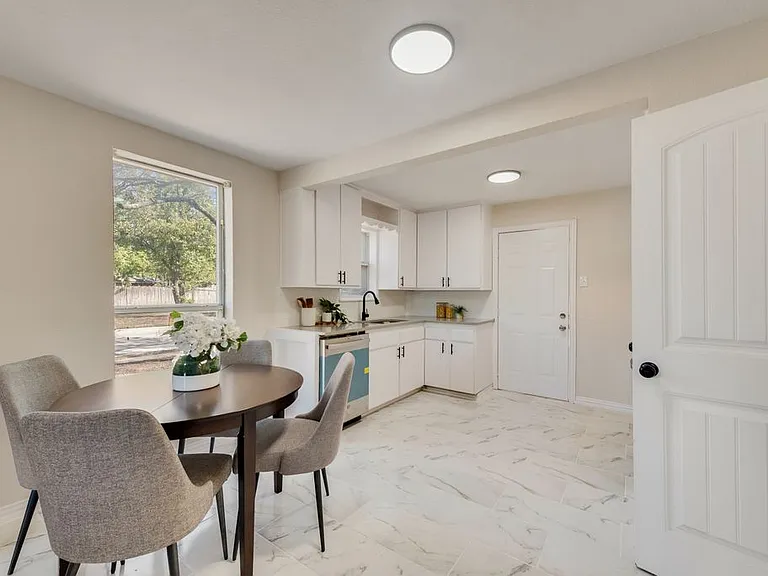 1802 Gus Thomasson Rd — Photo 11