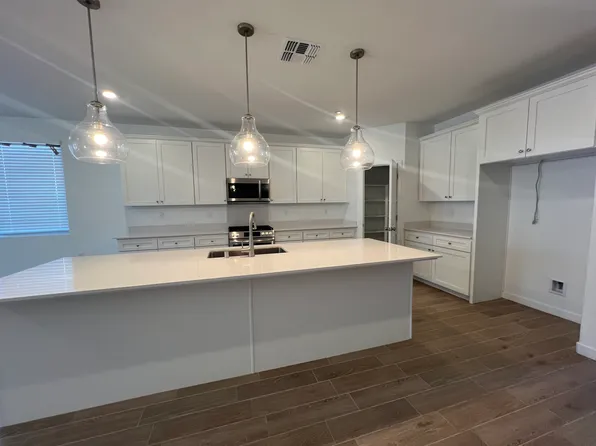 7424 Musa Grove Ave, Bakersfield, CA 93313
