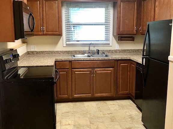 4th image of 725 Ashview Dr