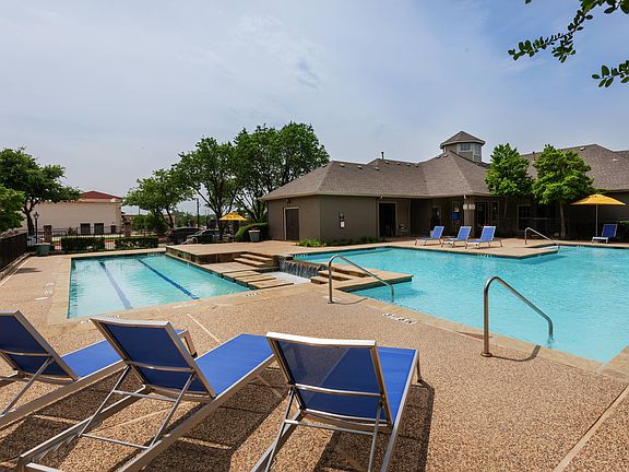 Resort-Style Pool at Oak Park Apartments