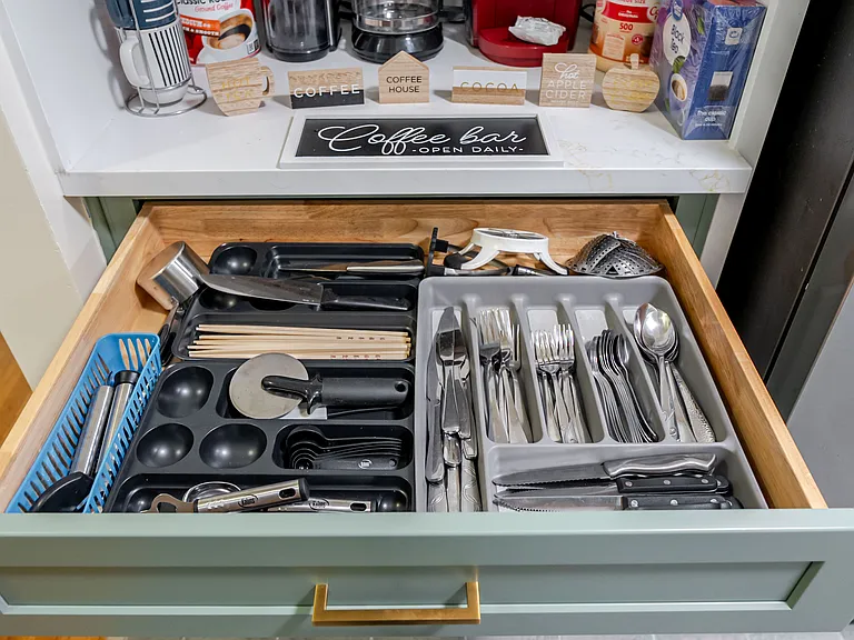 Complete your dining experience with stylish silverware and durable plasticware.