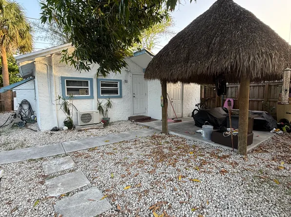 51 SW 13th St, Dania, FL 33004