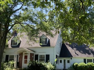 12420 S Iroquois Rd, Palos Park, IL 60464