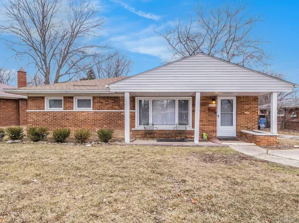 28454 Red Leaf Ln, Southfield, MI 48076