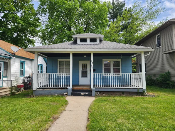 1750 S Twyckenham Dr, South Bend, IN 46613