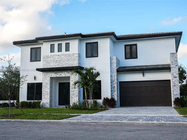 13083 Davie Oaks Dr, Fort Lauderdale, FL 33325