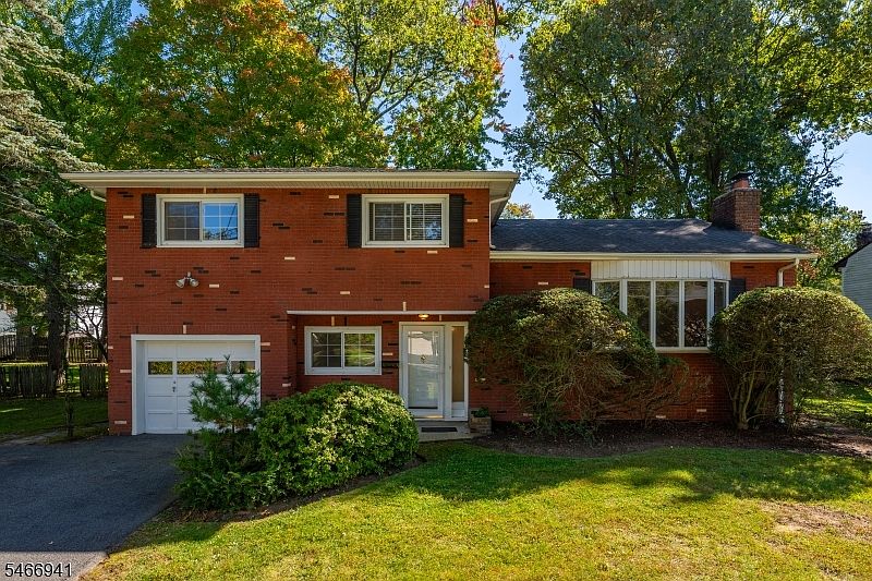 1st image of 45 Crestmont Rd