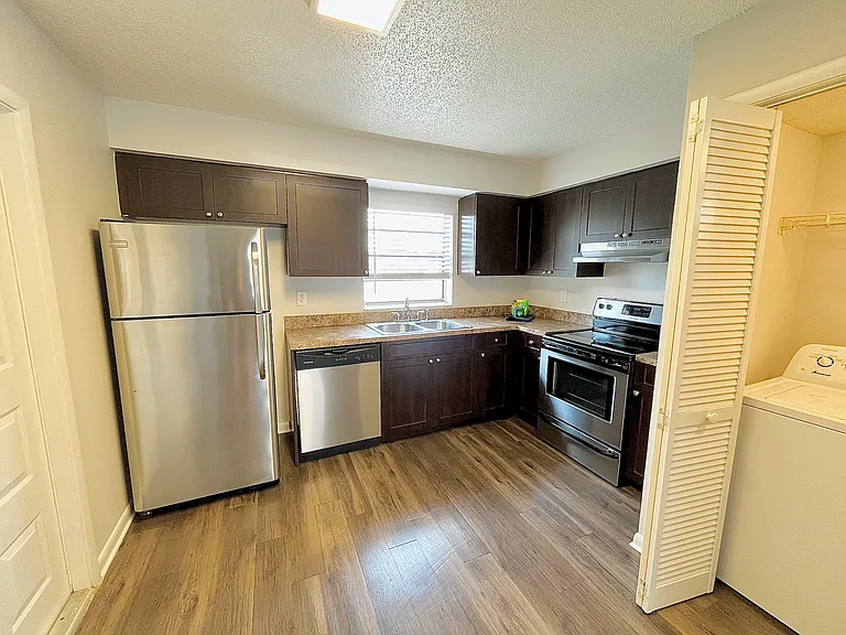 5117 S Clarice Ct #5117A — Photo 2