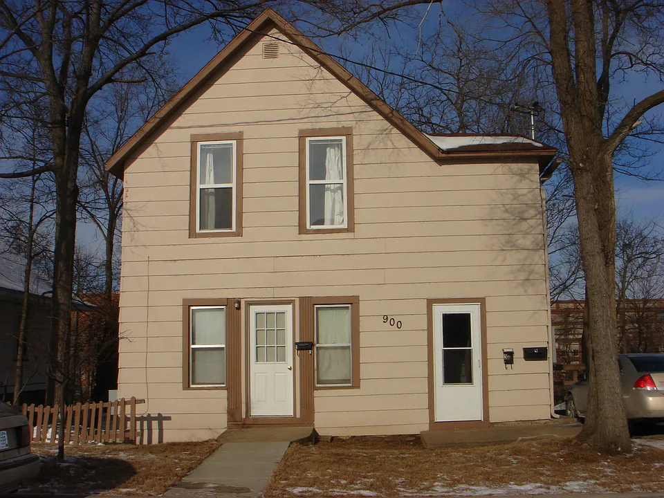 900 E Grand Ave #2