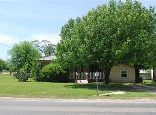 304 E 4th St, Blum, TX 76627