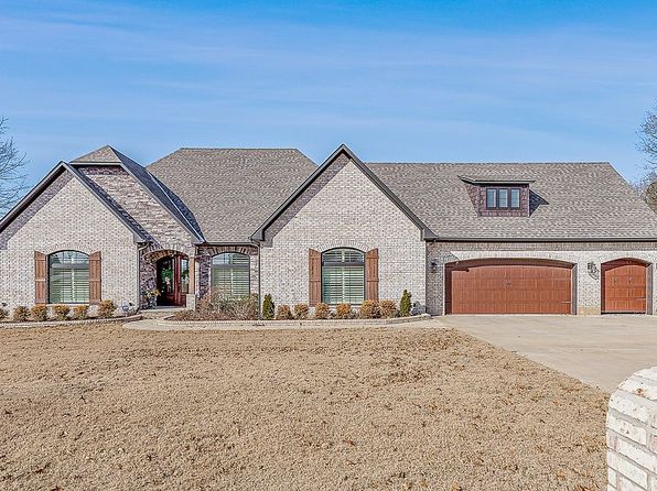 1215 Peterson Dr