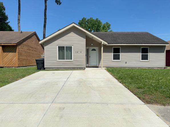 1414 Dove Dr