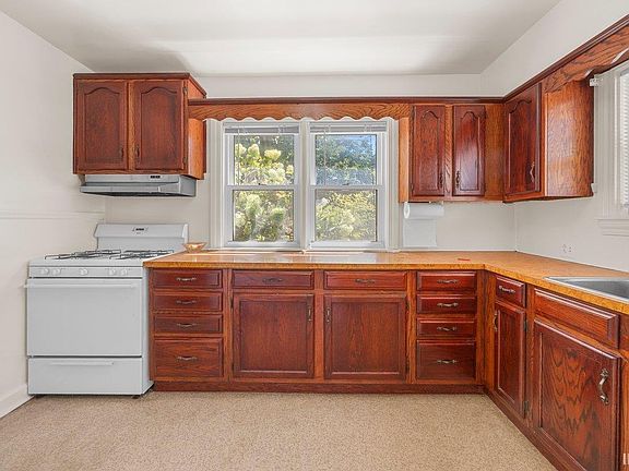 5th image of 551 Schuetter Rd
