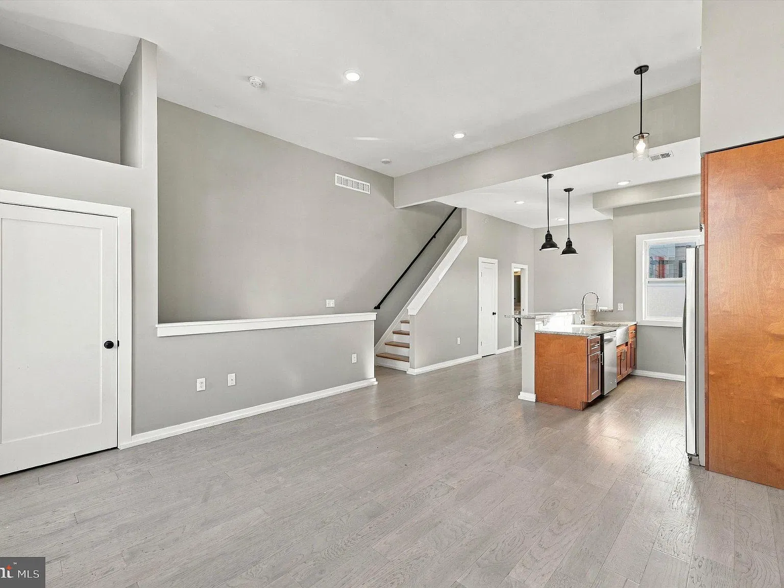 3 bed, 2.5 bath, 1707 sqft, $2,750 — Photo 3