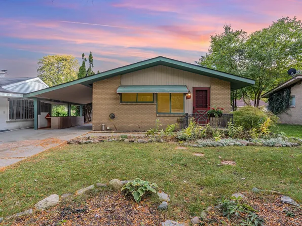 14 W Sharlear Dr, Essexville, MI 48732