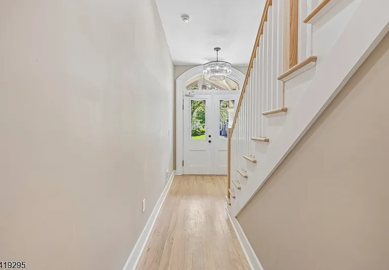 49 Park Ave #2 — Photo 3