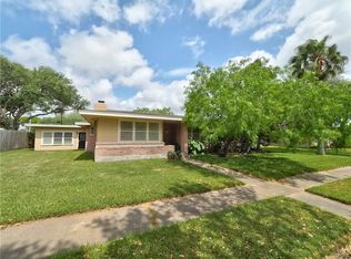 122 Seaview Ln, Corpus Christi, TX 78411