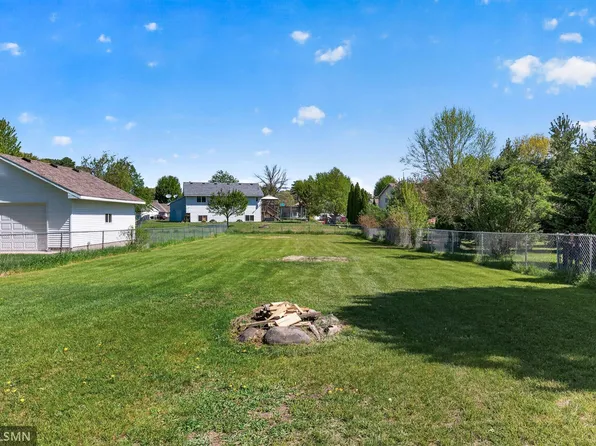 6124 258th St, Wyoming, MN 55092