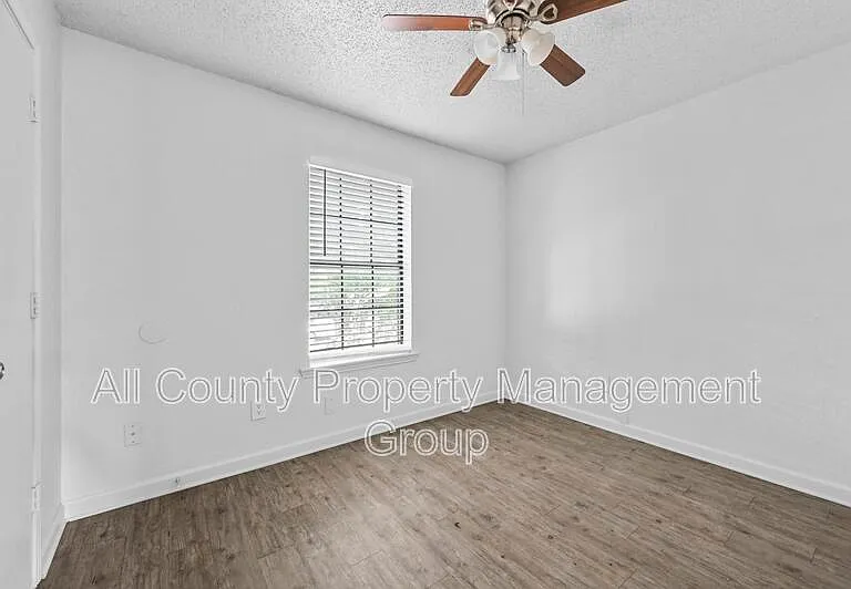 4921 Miller Ave — Photo 9