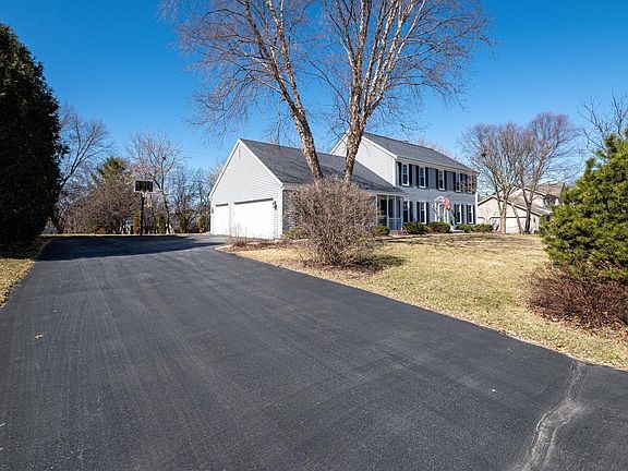 4th image of 1095 Ridge ROAD