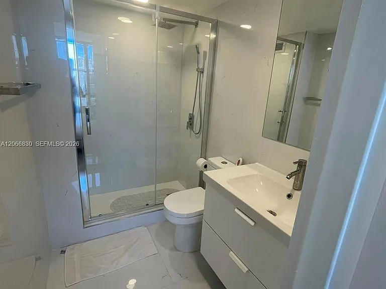 17011 N Bay Rd #1005 — Photo 8