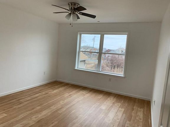 4th image of 444 Beach 45th St