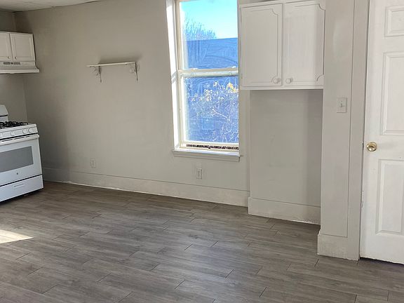 3rd image of 3323 Warsaw Ave #B