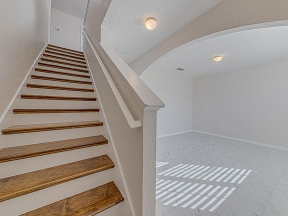 4th image of 16647 Broadford Ln