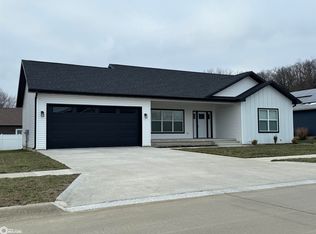 18 Green Oak Ct, Fort Madison, IA 52627